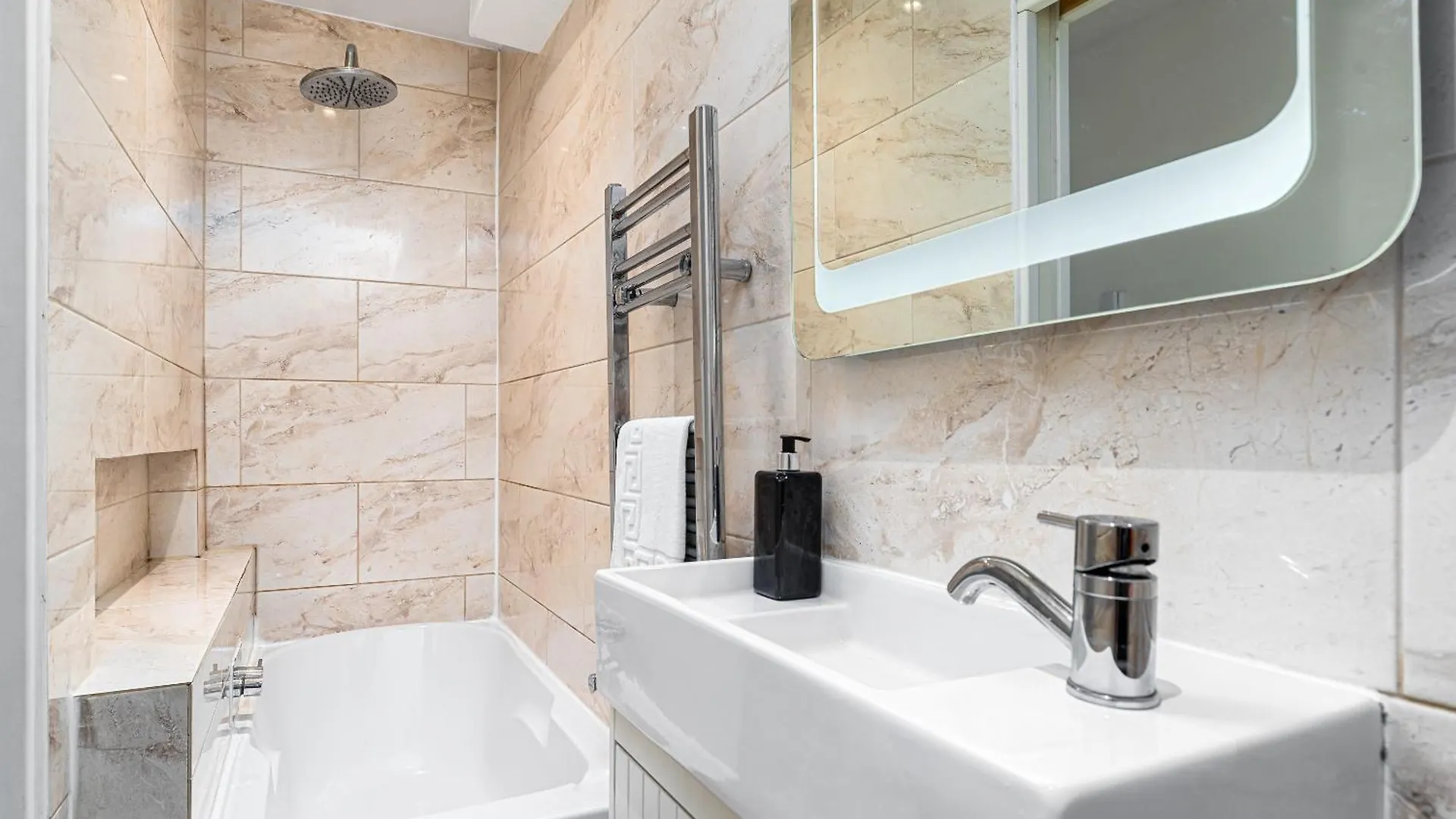 Aldgate Flats Apartment London United Kingdom