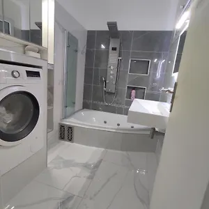 https://eaux-bulles-azur.fr-provencehotel.com