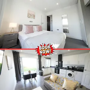 Hatton Apartments: Airport-adjacent With Free Parking And Underground Access Apartment