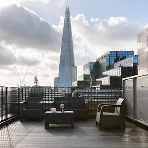  Apartment Urban Lovat Lane