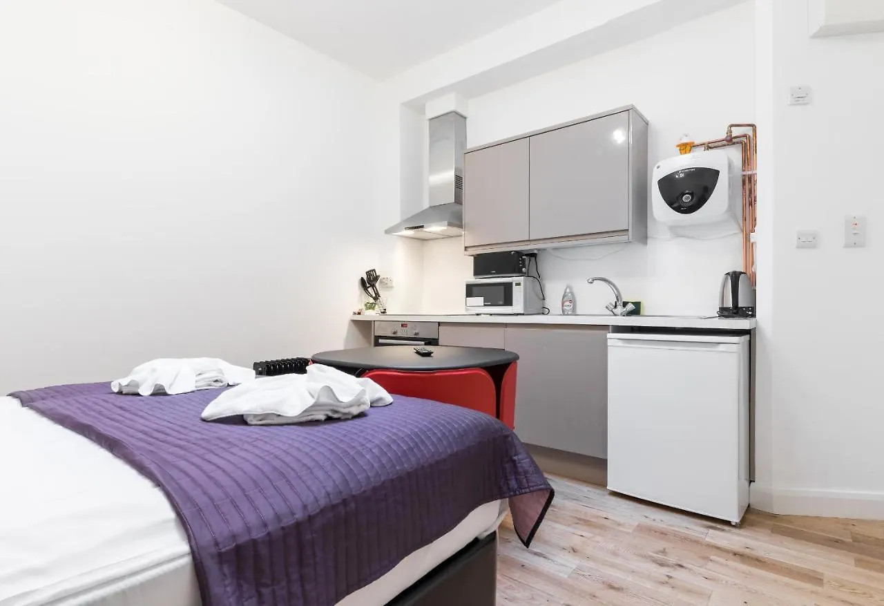 Aldgate Flats Apartment London