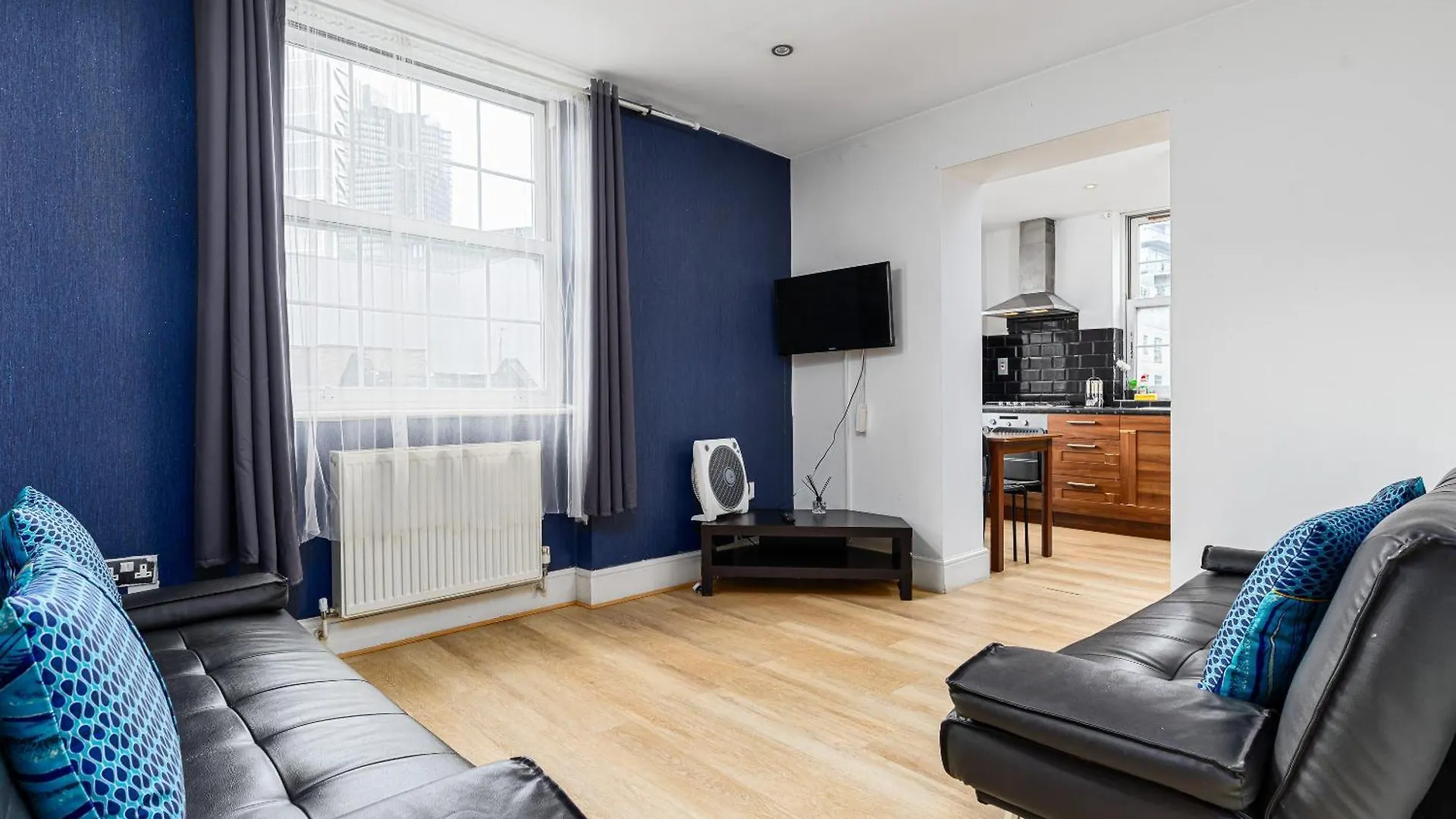 Aldgate Flats Apartment London