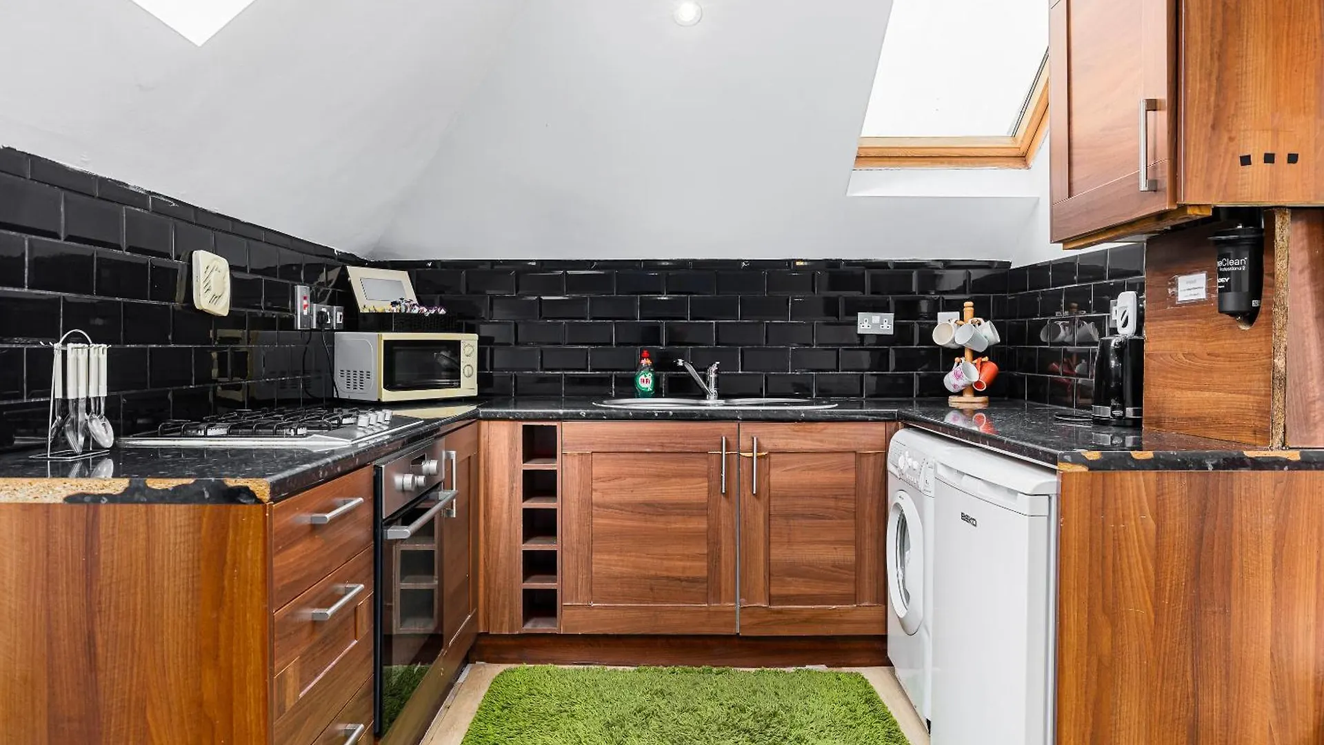 Aldgate Flats Apartment London