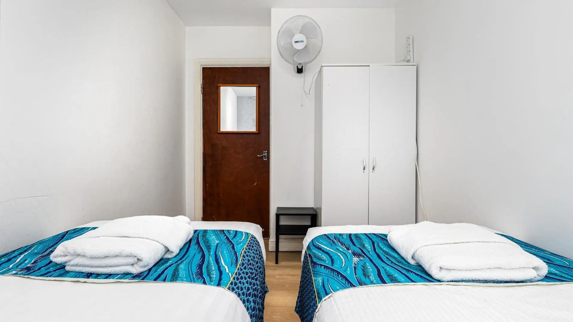 Aldgate Flats Apartment London