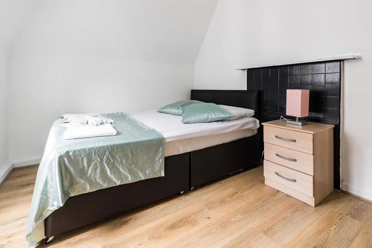 דירות לונדון Aldgate Flats 0*,  בריטניה