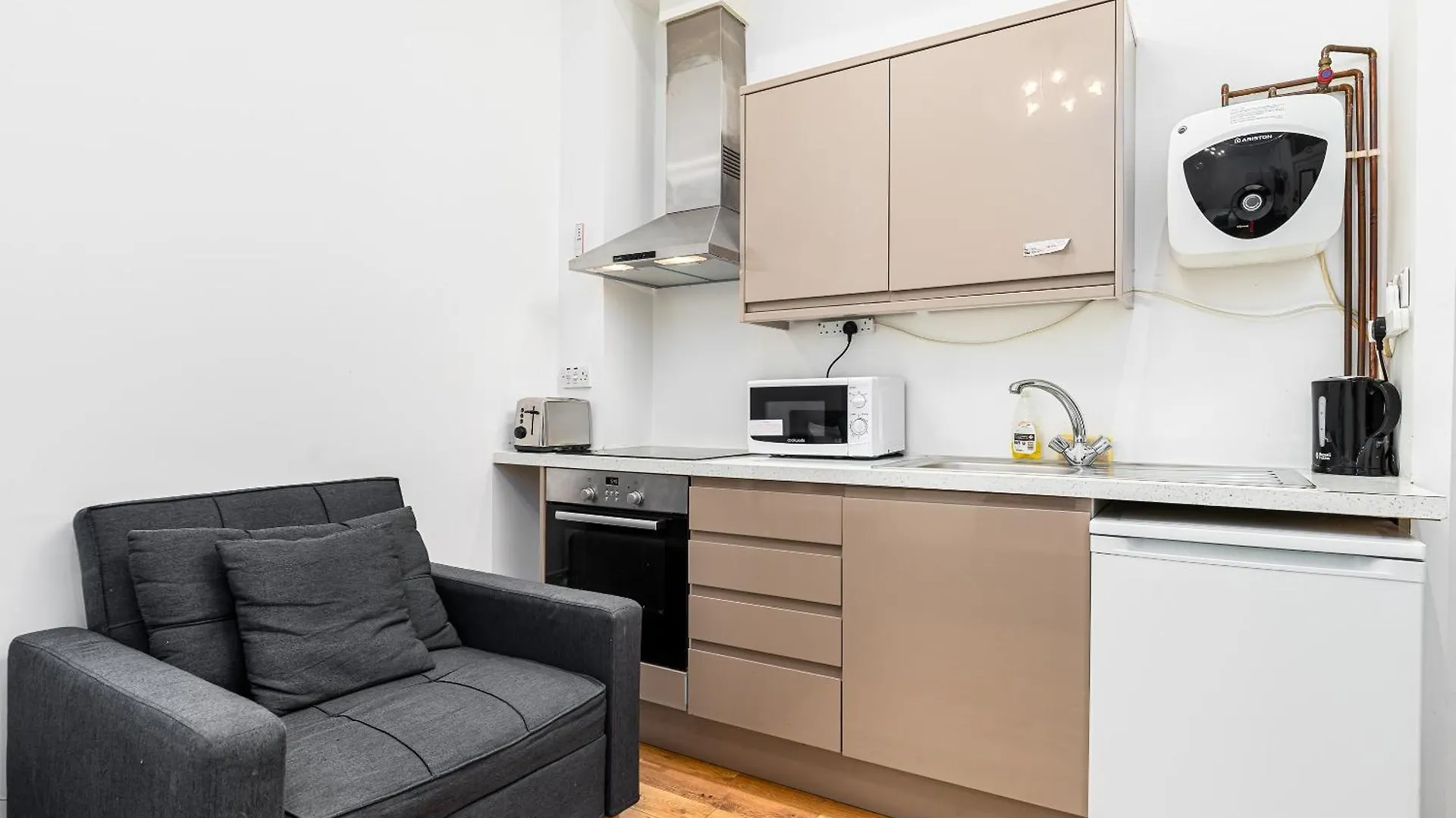 דירות לונדון Aldgate Flats 0*,  בריטניה